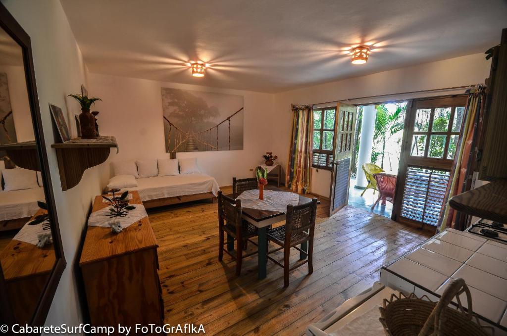 Cabarete Surf Camp Hotel Екстериор снимка
